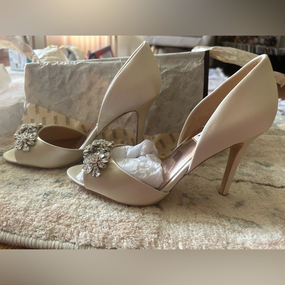 size 7 badgley mischka wedding heels - Picture 1 of 4